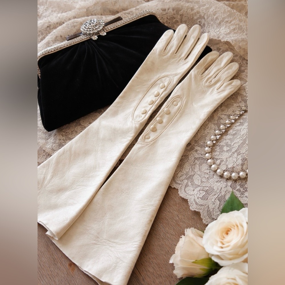 Vintage French White Kid Leather Opera Gloves Size 5.5 Pearl Snap Wrist
